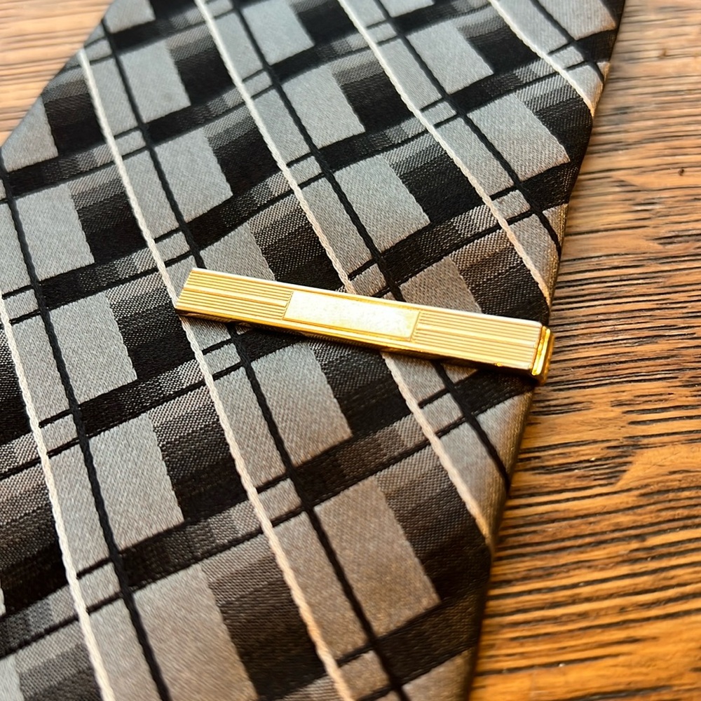Vintage gold tone tie clip